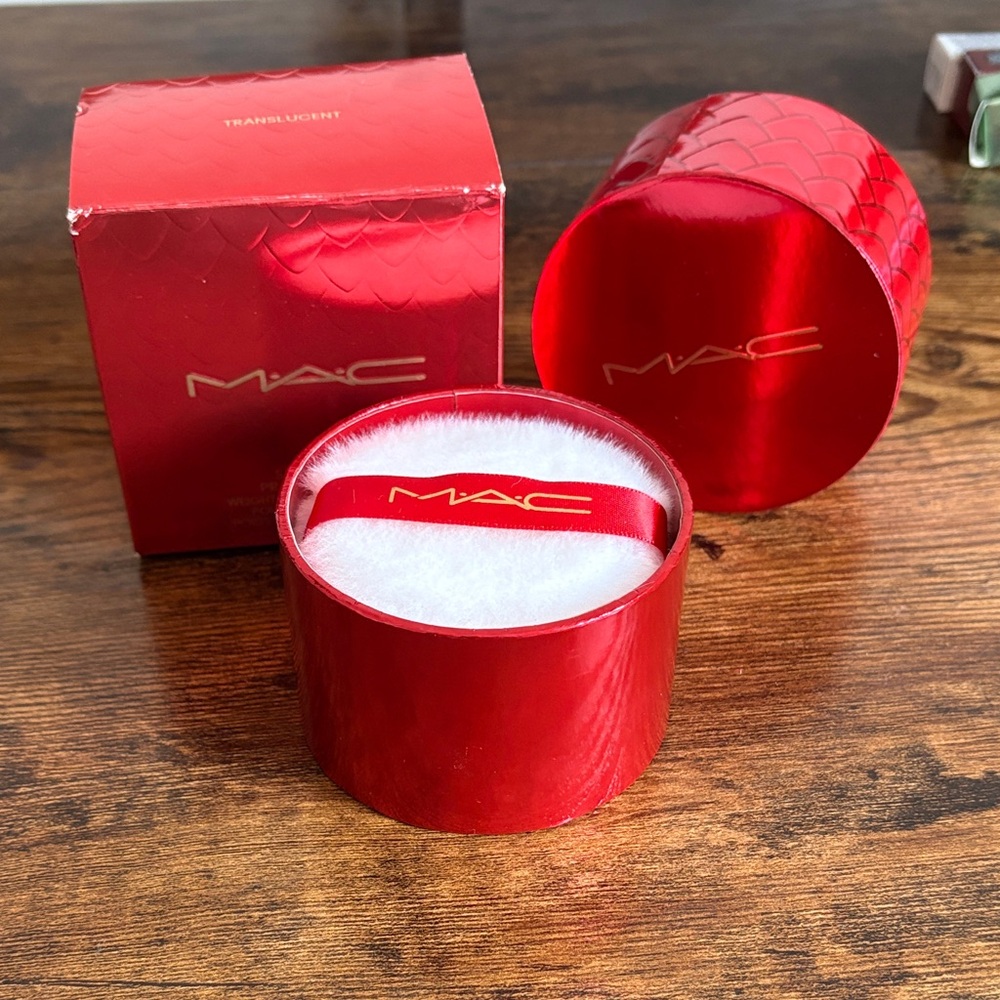 MAC STUDIO FIX PRO SET & BLUR- loose powder Limited edition Gift Box